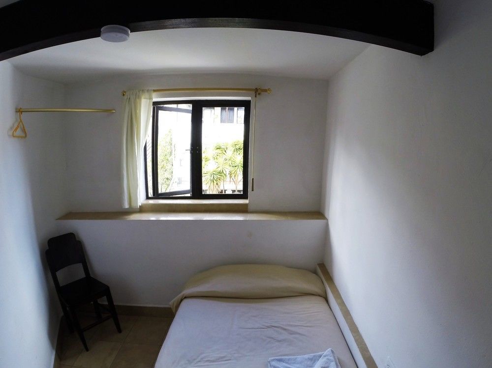Hostal L'Auberge Inn Quito Exterior photo