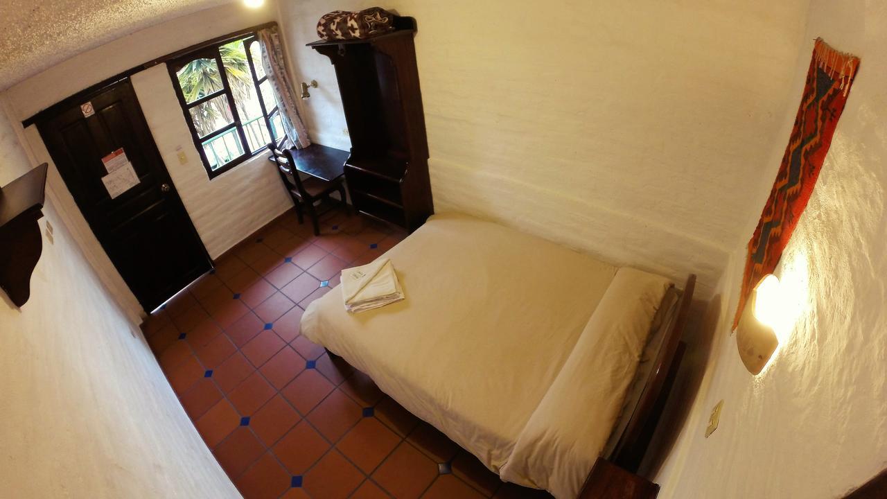 Hostal L'Auberge Inn Quito Exterior photo