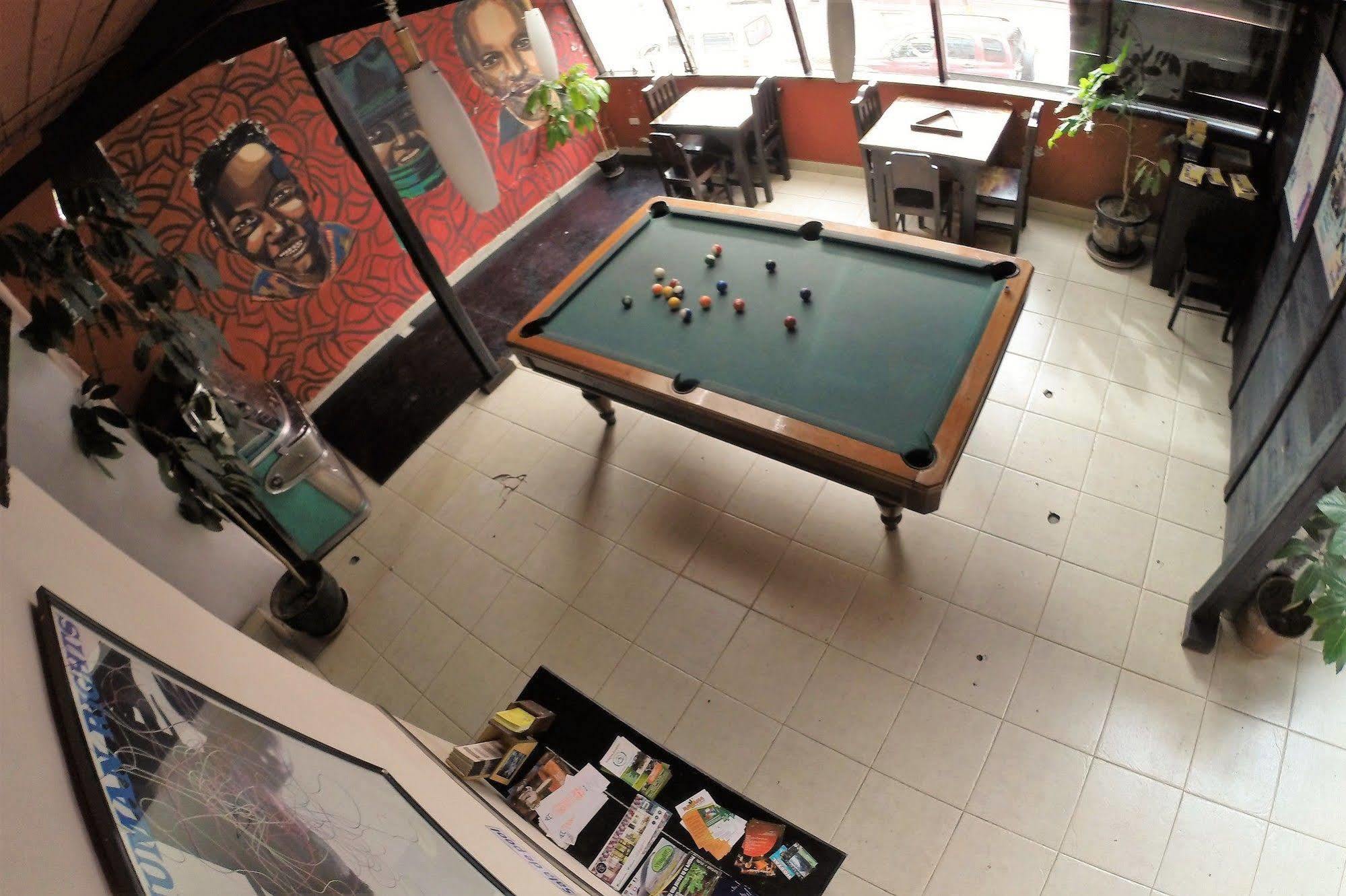 Hostal L'Auberge Inn Quito Exterior photo