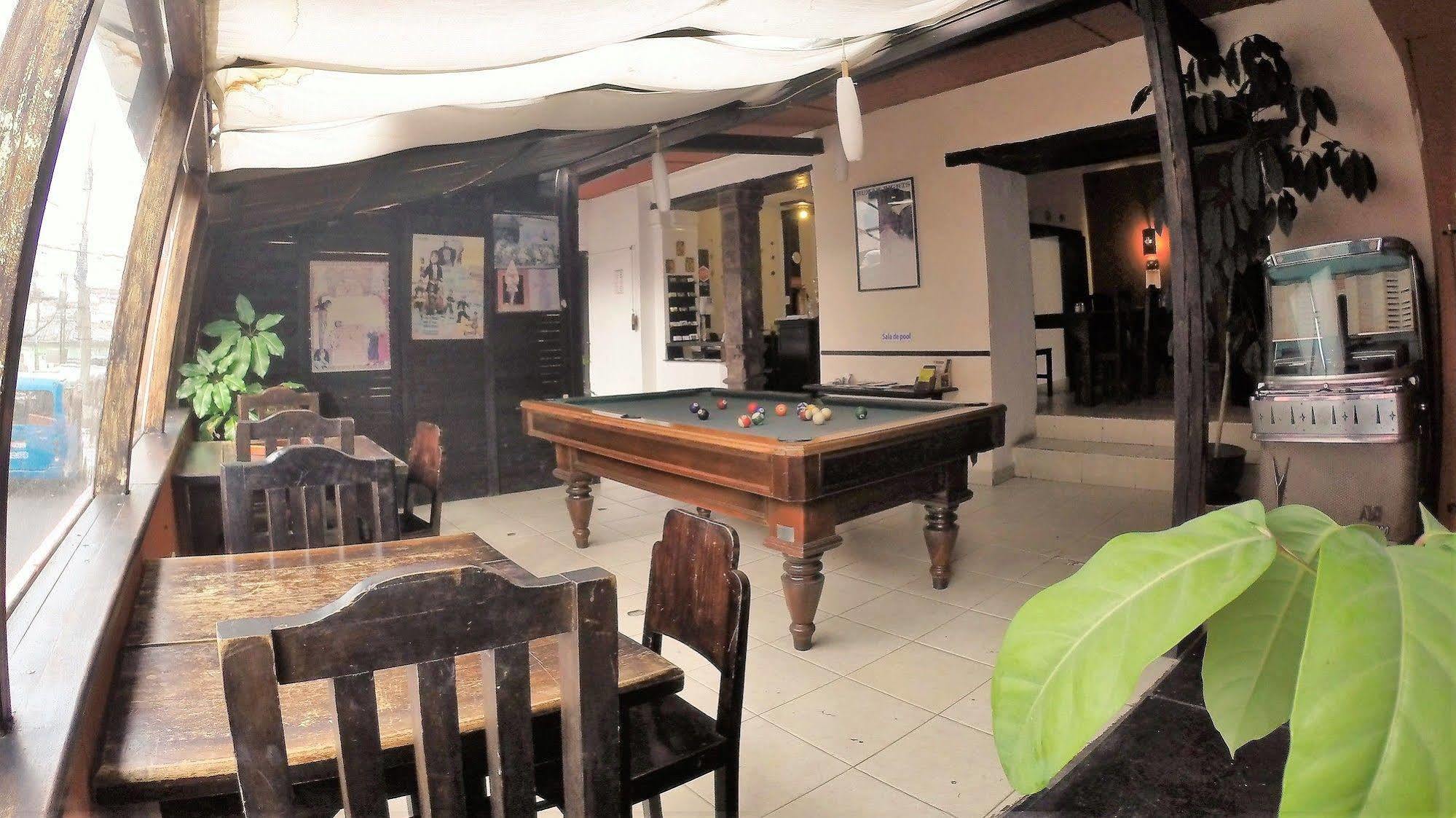 Hostal L'Auberge Inn Quito Exterior photo